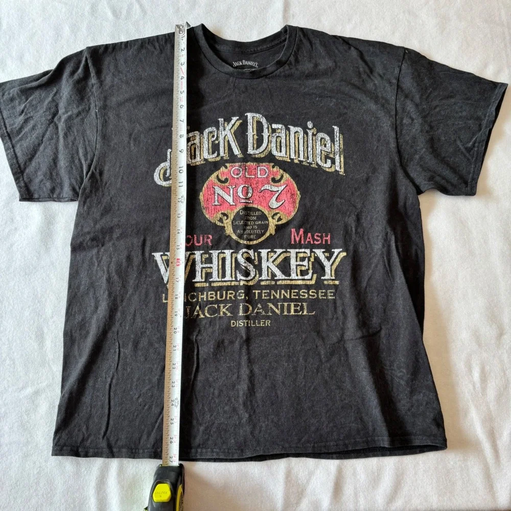 Lot of 2 Budweiser and Jack Daniels T-Shirts Mens XL Cream Black Distressed - Picture 9 of 12